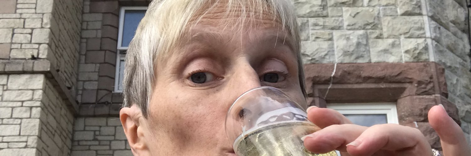 Isabelle Ní Dhuinn banner