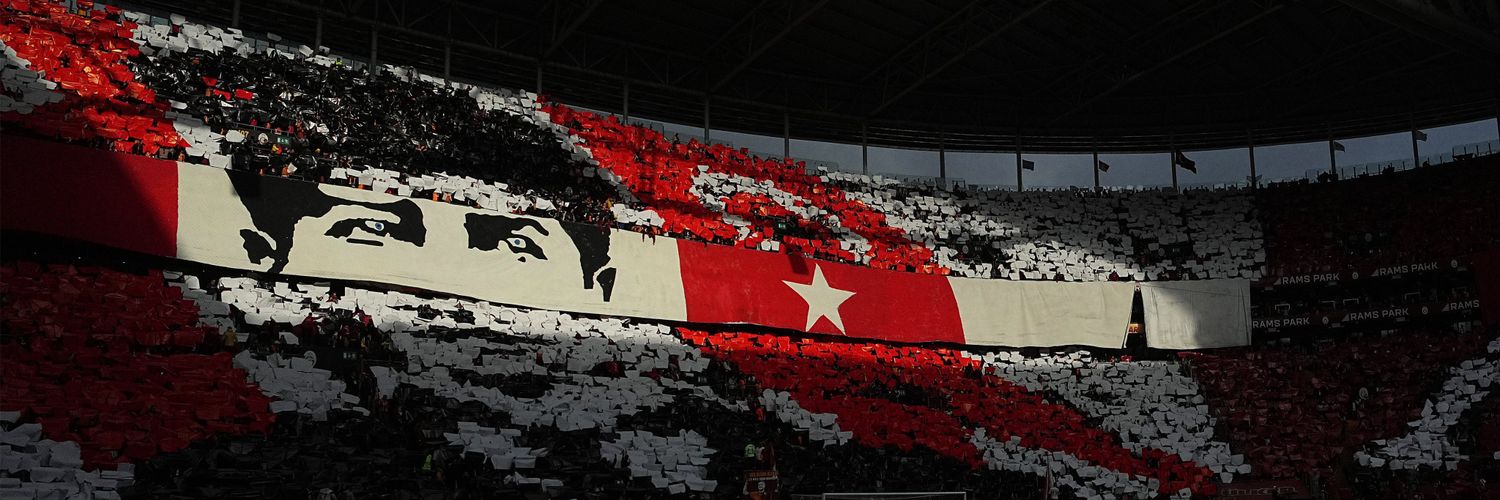 M banner
