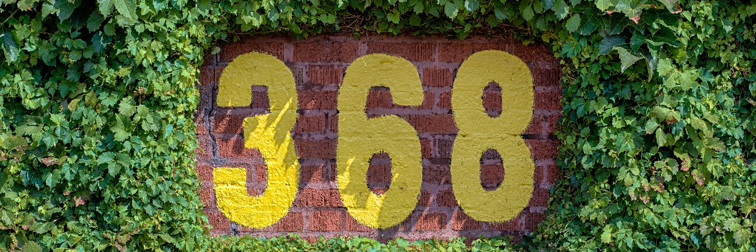 Lakefront Views banner