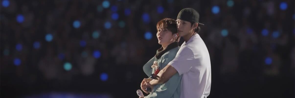 민 banner