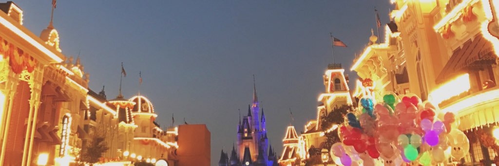 carlychavezz's profile banner image