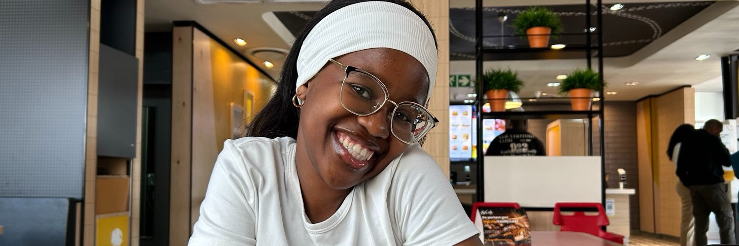 Lwaazii's profile banner image