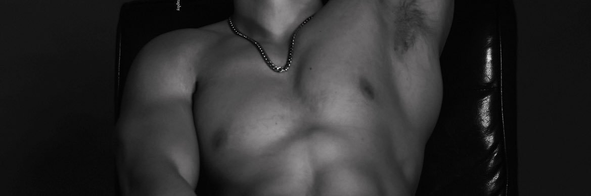 zueming_0102's profile banner image