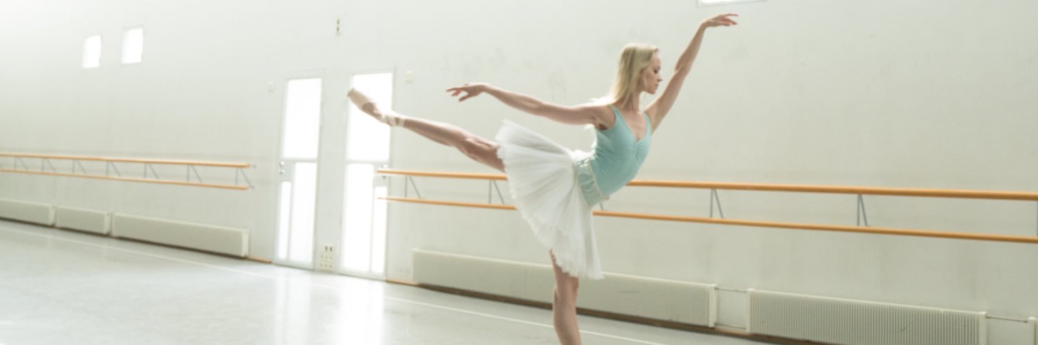 ElinaGolde_'s profile banner image