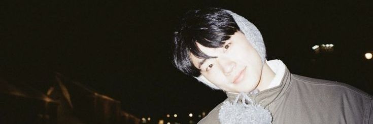 moonnfully's profile banner image