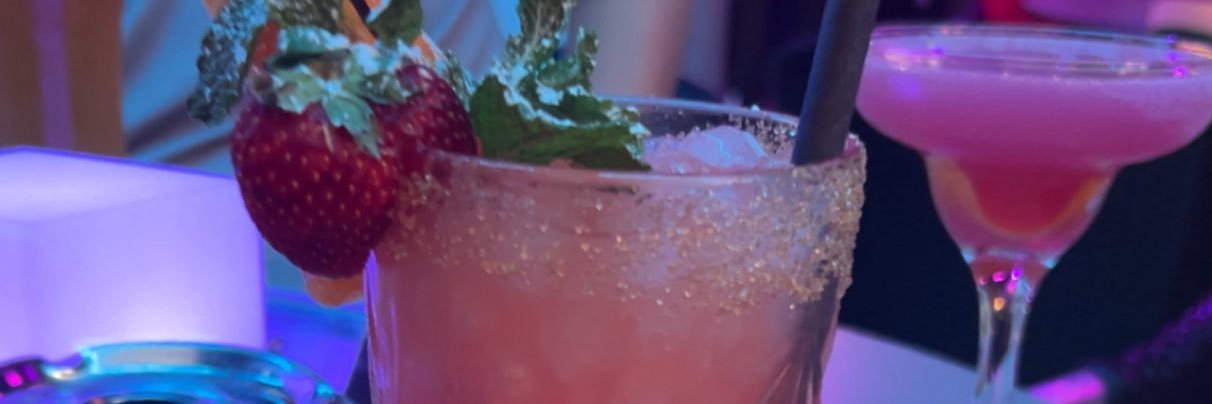 enveylol's profile banner image
