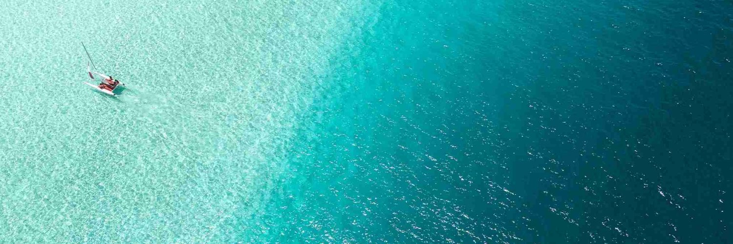 CWHolidays's profile banner image