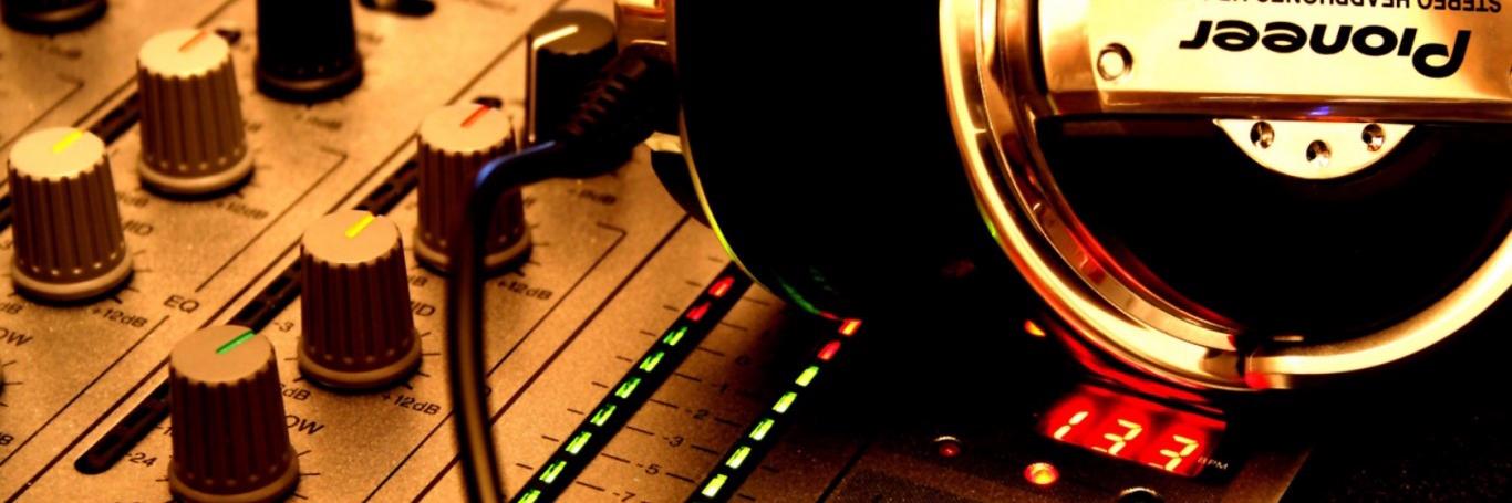 lafm107's profile banner image