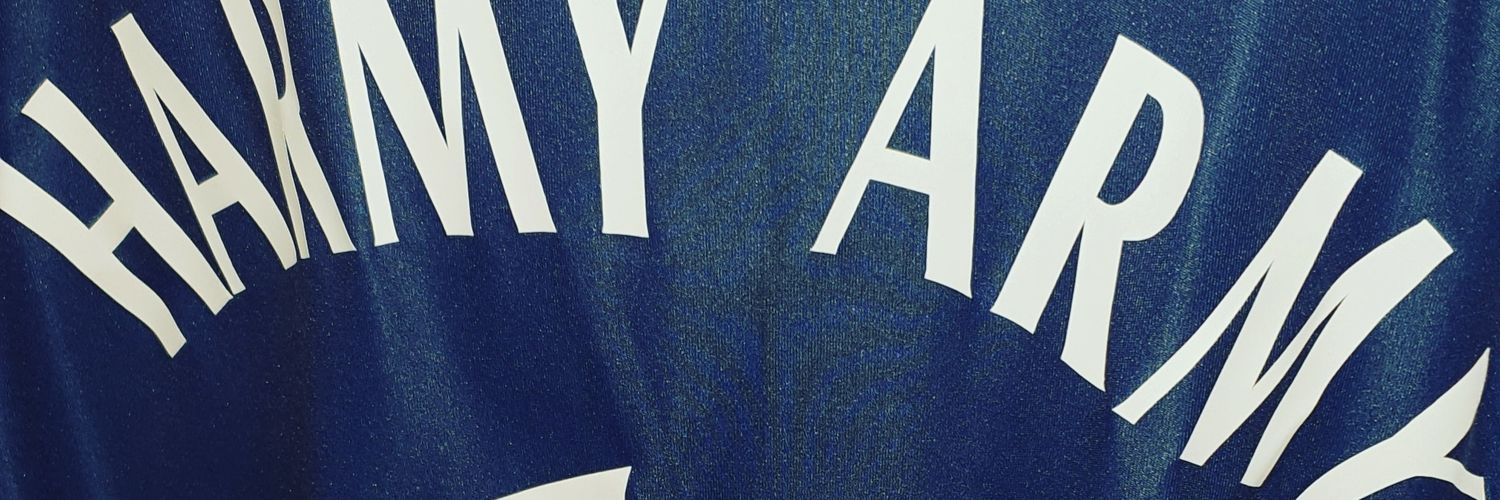 Laraine Pudney 🏏 banner