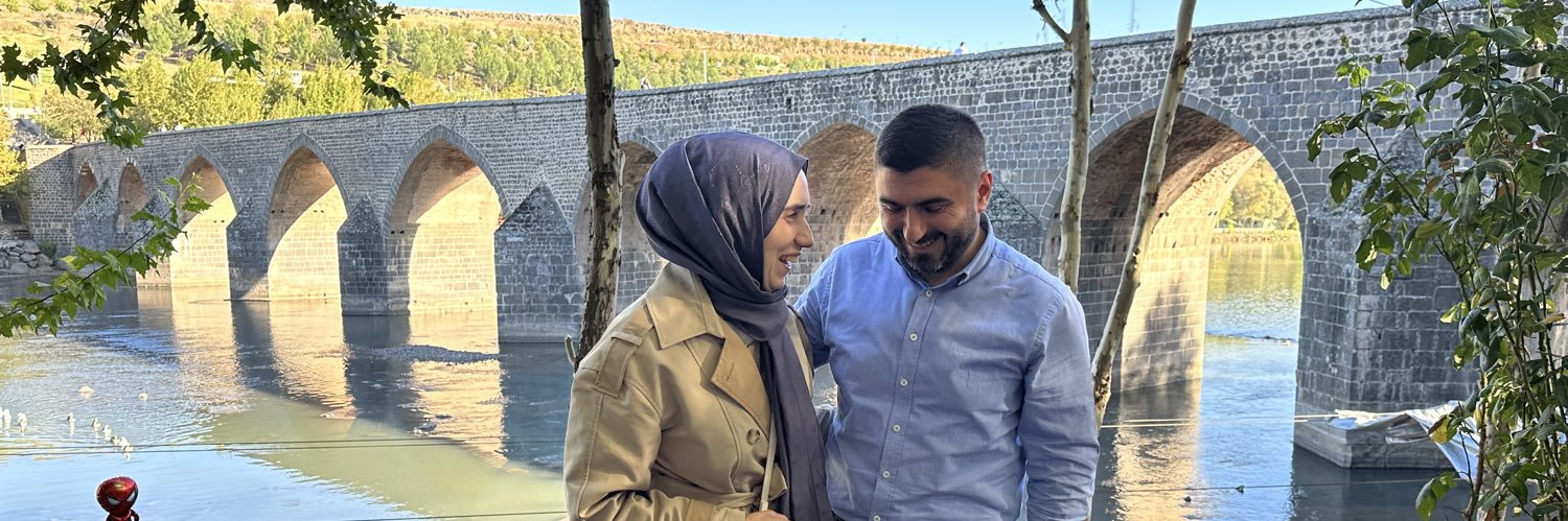 zeynepISIK's profile banner image