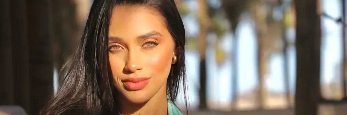 Carla P 🍎 banner