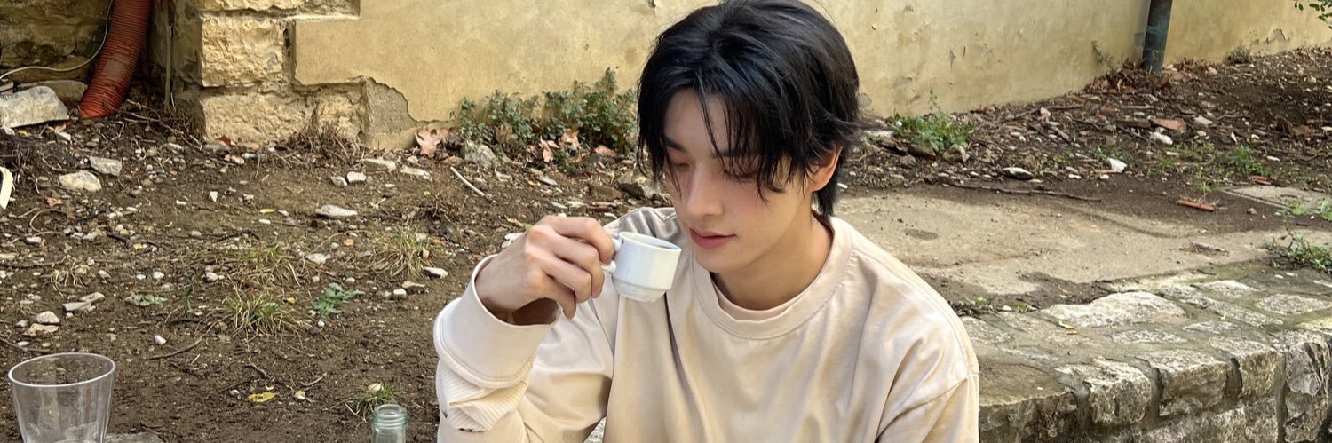 bloomjns's profile banner image