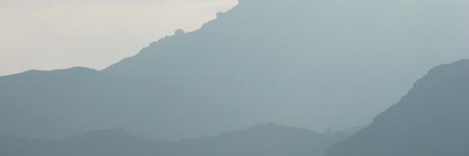 iss_u's profile banner image