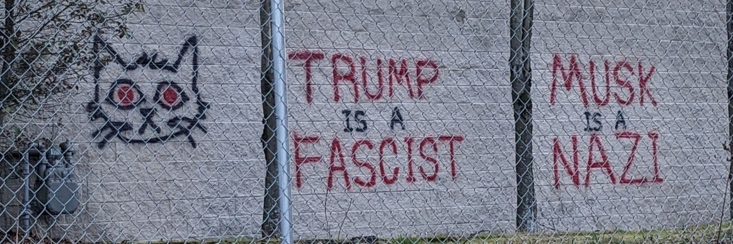 Julian☽◯☾ﾟ｡⋆🏳️‍⚧️🏳️‍🌈 banner