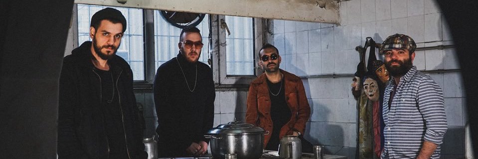 Öfkeli Kalabalık banner