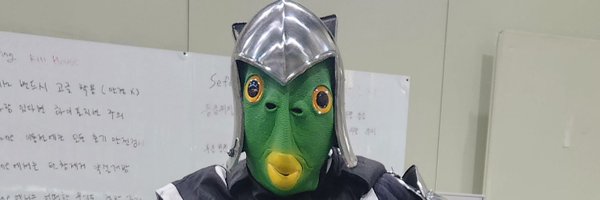 kim_solar_cos Profile Banner