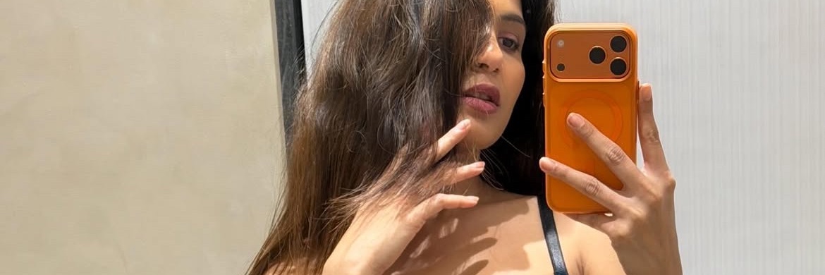 Simmi Gupta 😼 banner