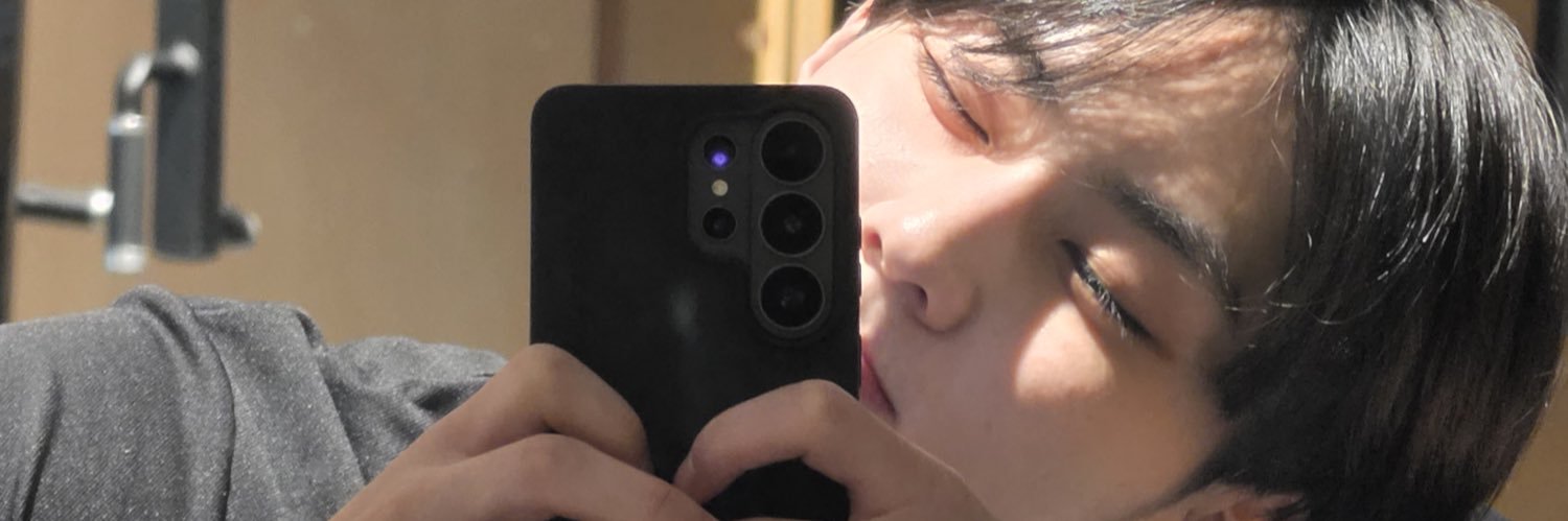 B_hpppy's profile banner image