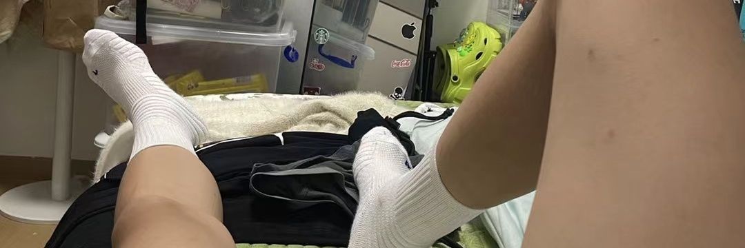 纯情蟑螂 banner