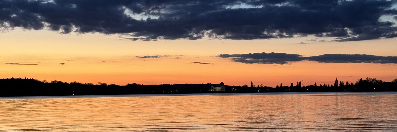 zsofesssz's profile banner image