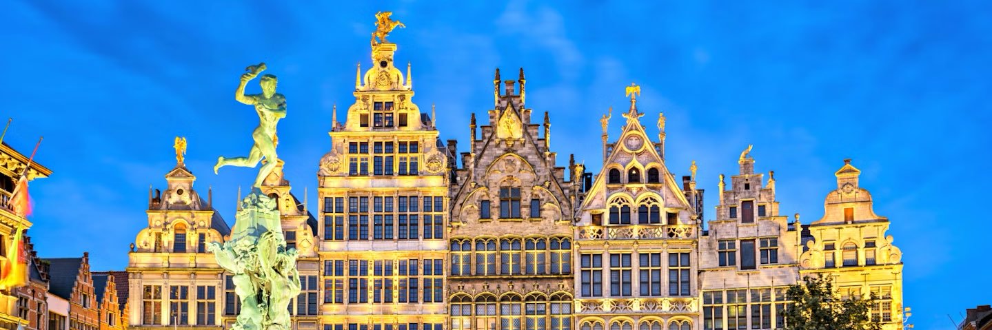 Desdemona Elvira Hemlock V banner