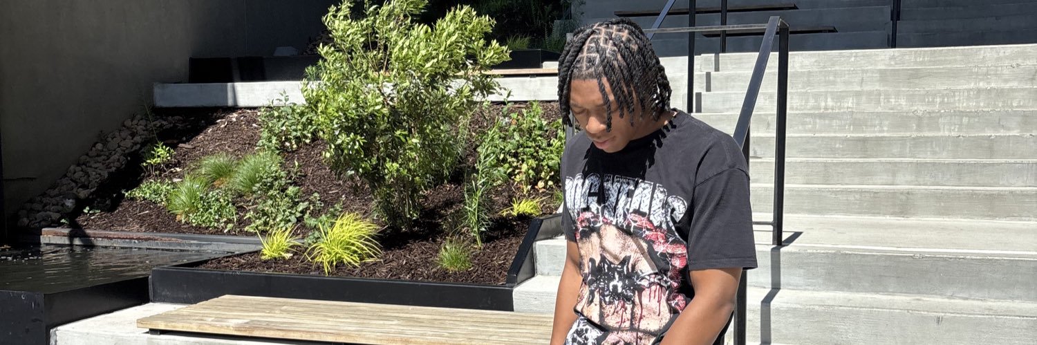 scales2wavy's profile banner image