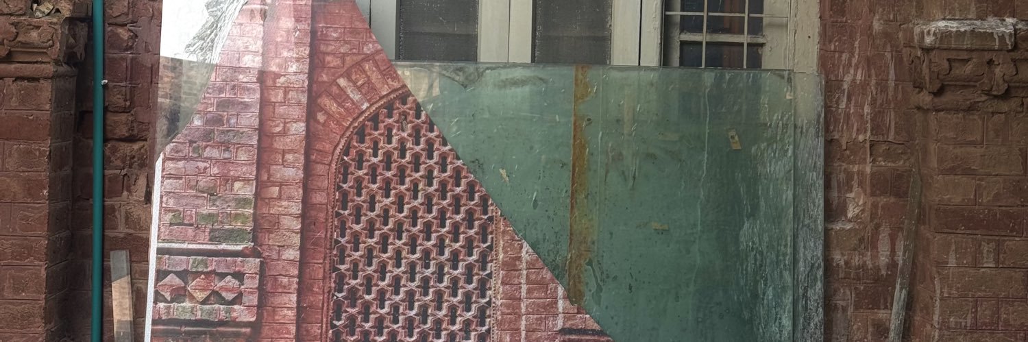 m banner