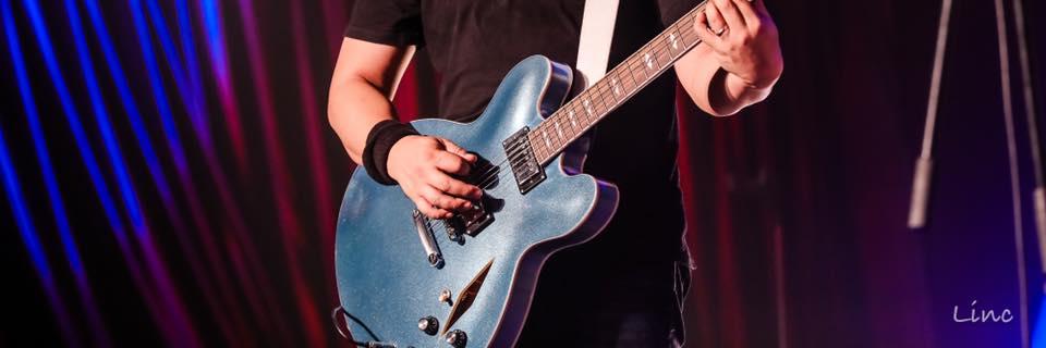 mzmo's profile banner image