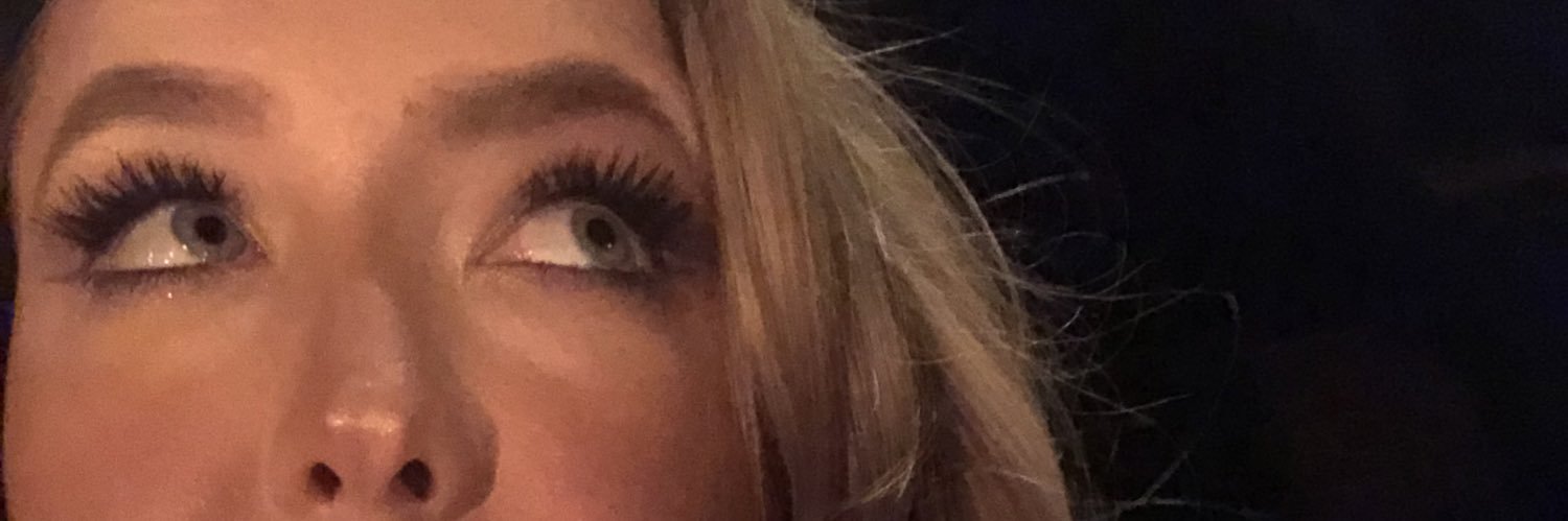 BlondeReviewer's profile banner image
