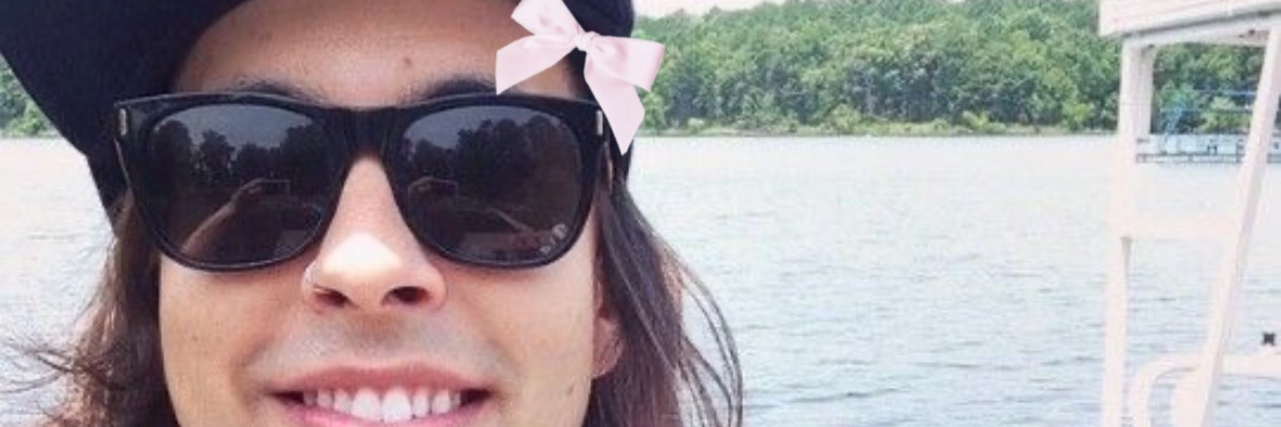 Bow Vic Daily 🎀's banner