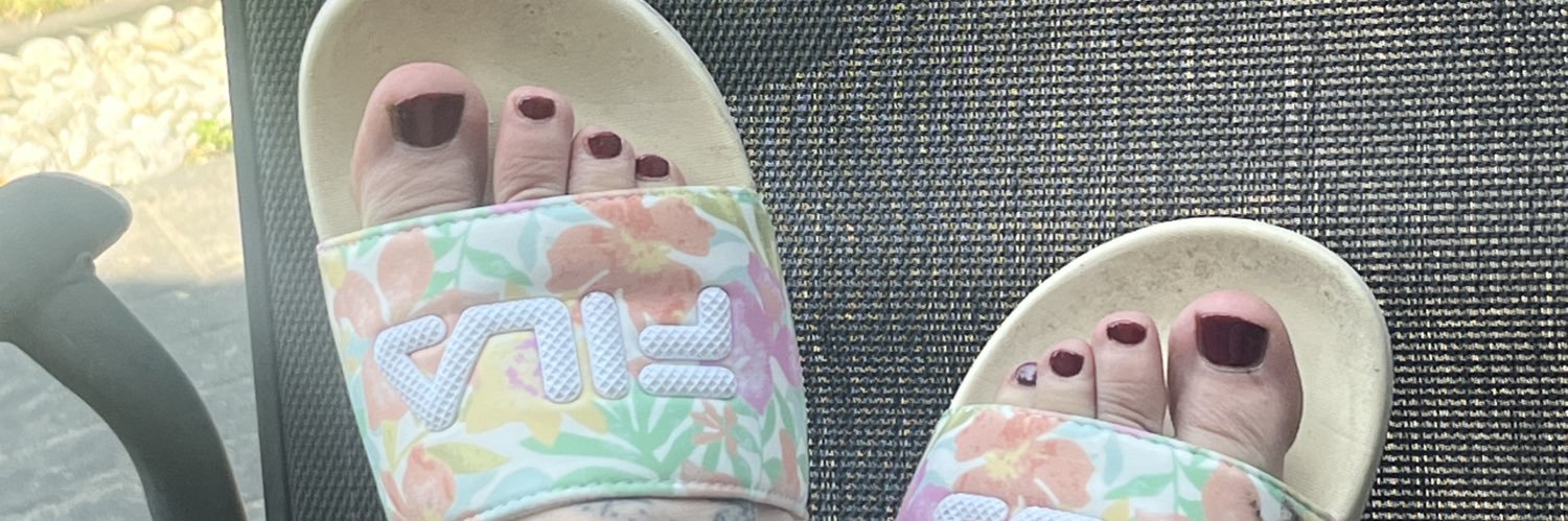 LovelyFeet86's profile banner image