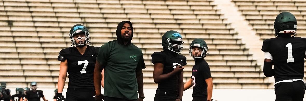 EliStraps 🏈's banner