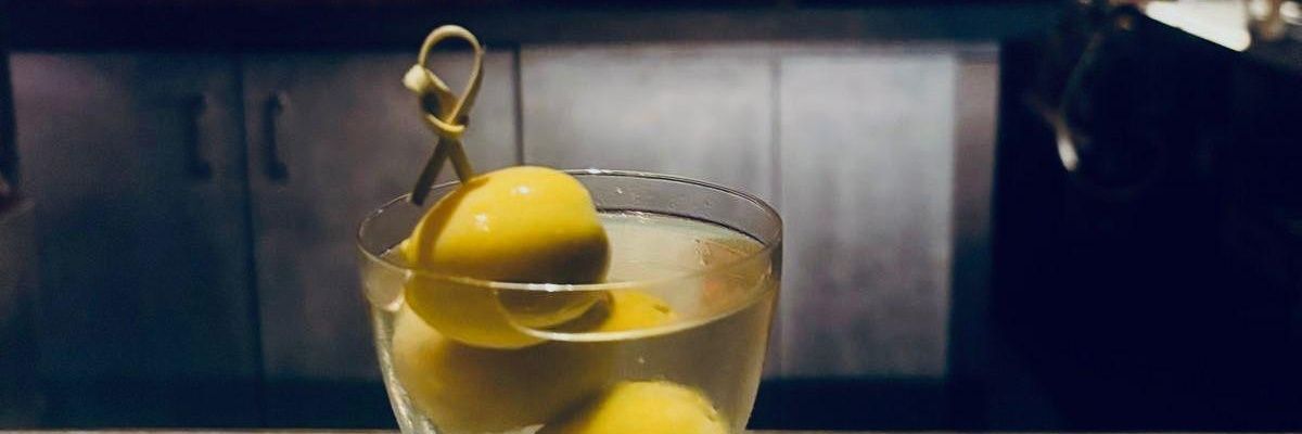 Yolo 💹🧲 banner