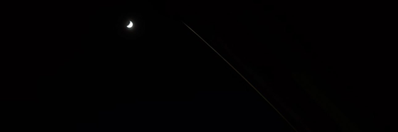M banner
