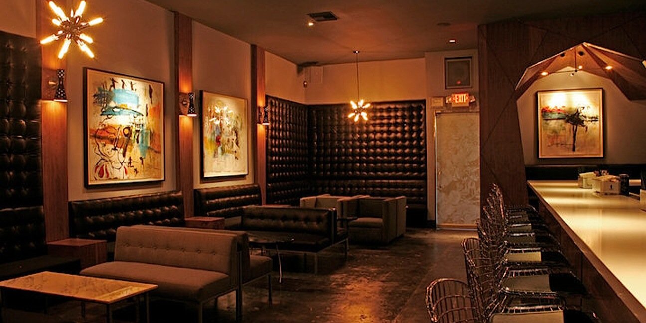 Page 71 Lounge banner