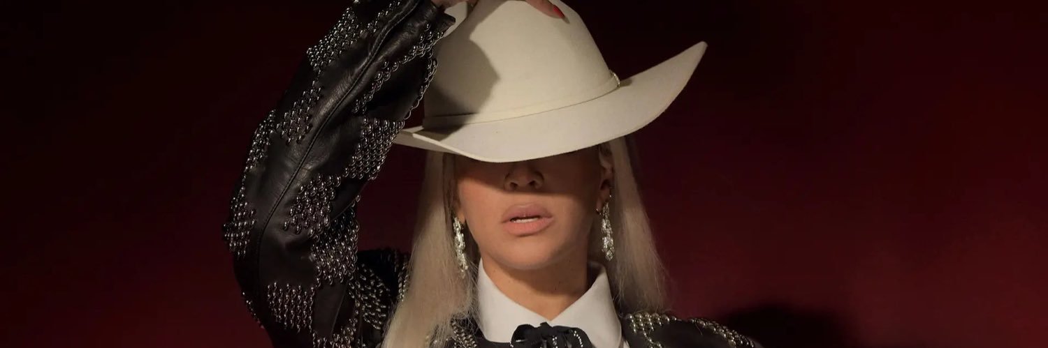 Andrea Carolina 🖤✨ banner