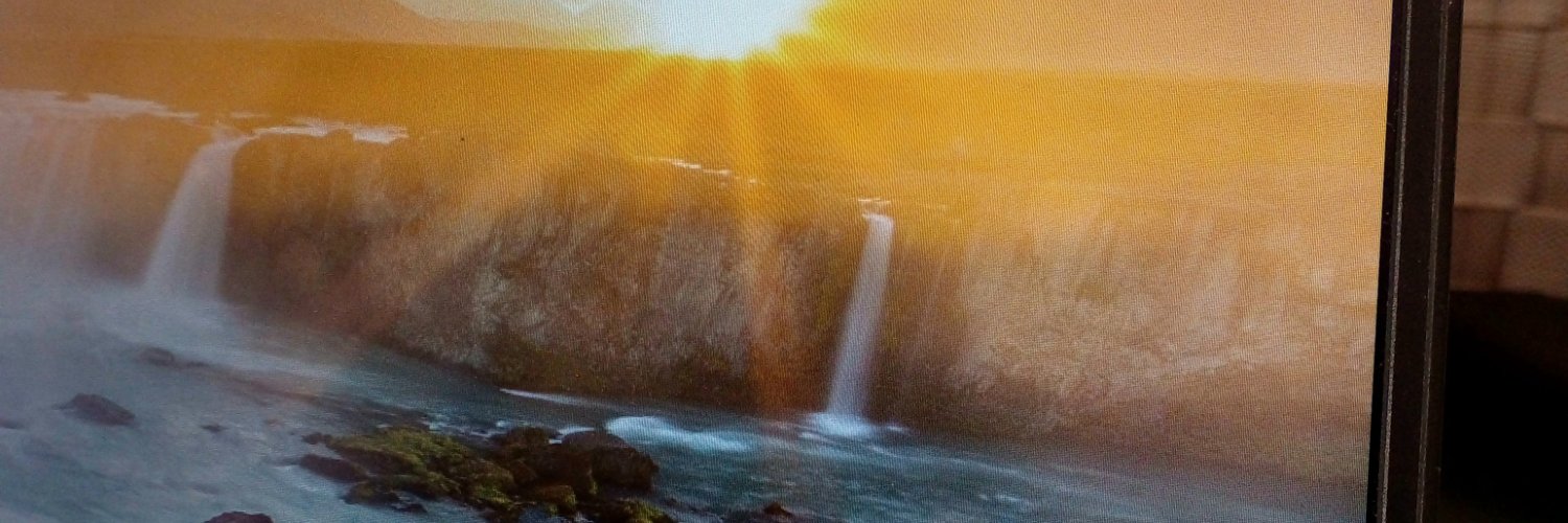 andrearvelado's profile banner image