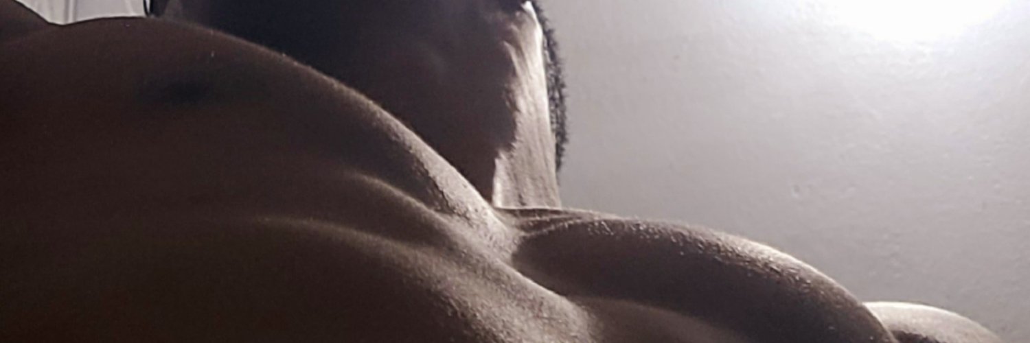 veveanane's profile banner image