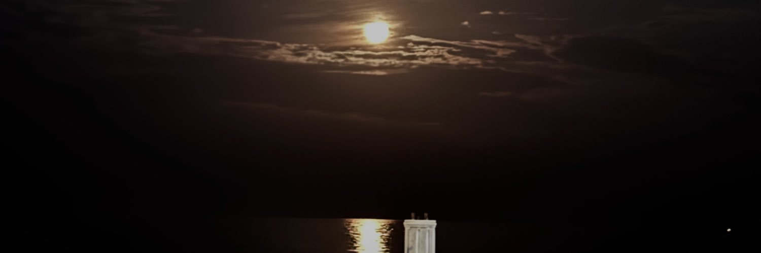 F banner