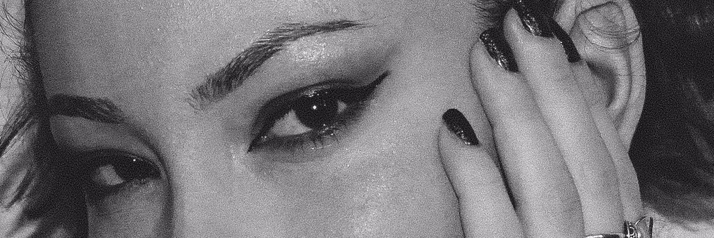 Broken Boob 👸🏼✨ banner