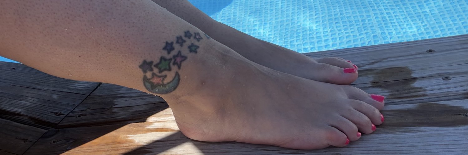 polyamorousfeet's profile banner image