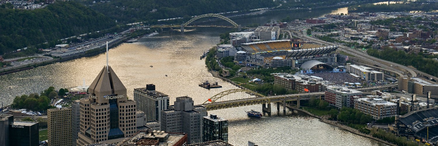 Twitter banner for @steelers