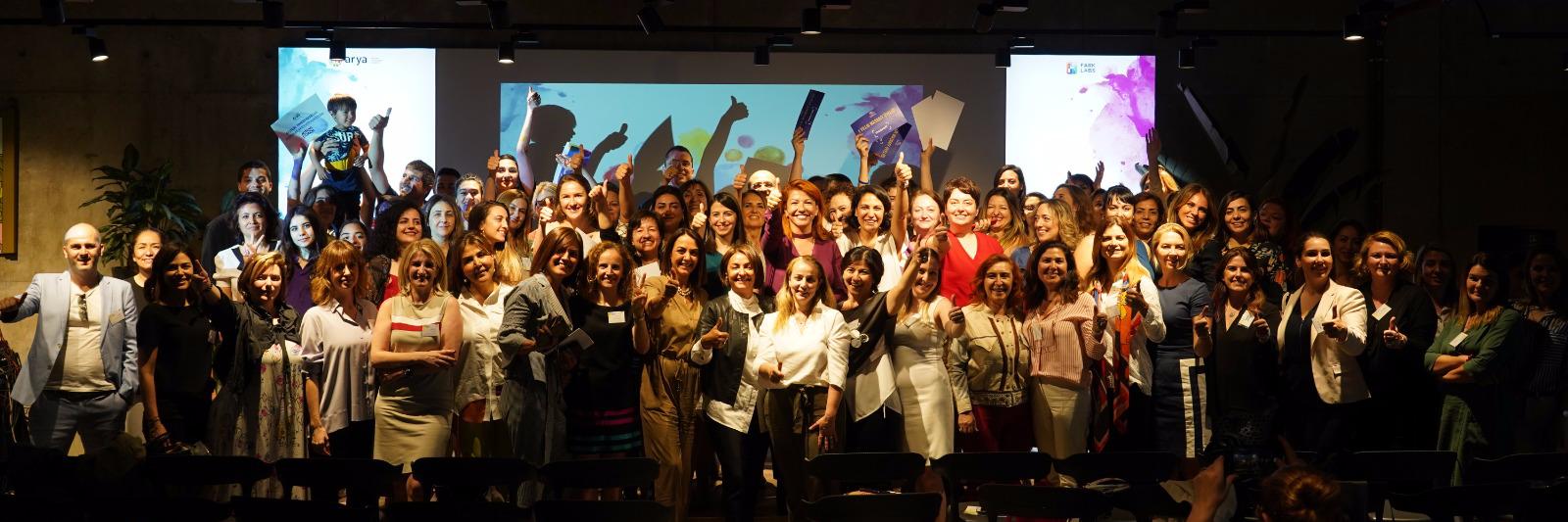 AryaWomen's profile banner image