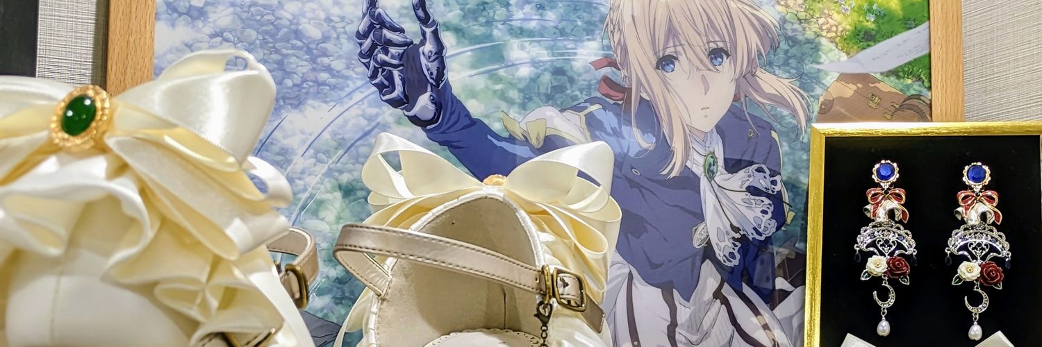 LucieHitomin's profile banner image