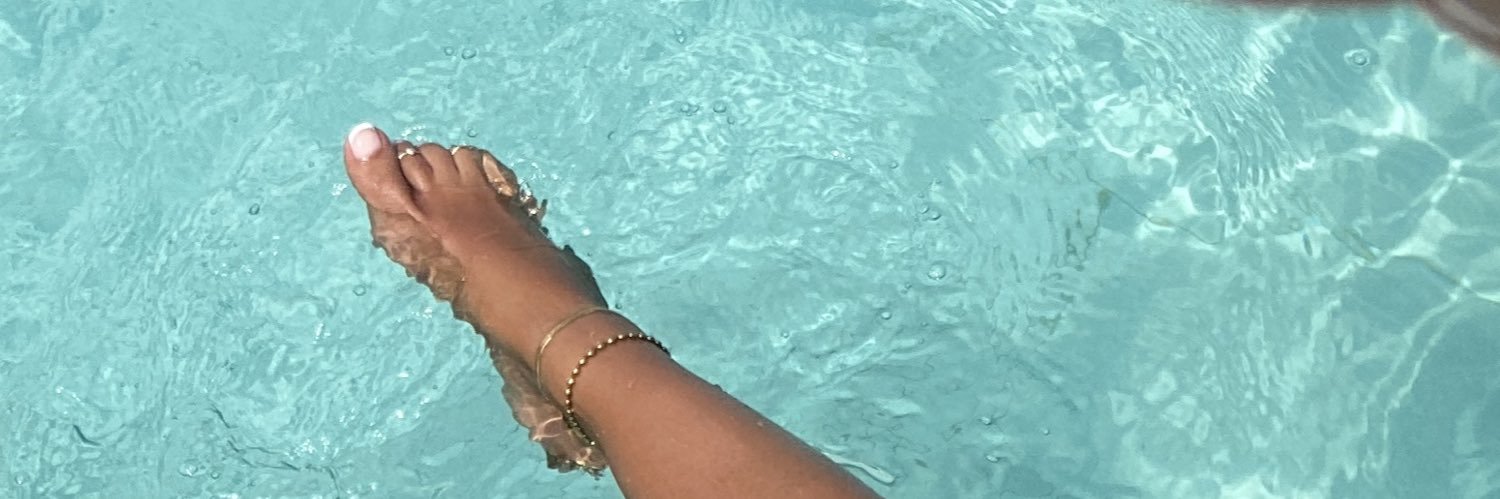 Margot Feet banner
