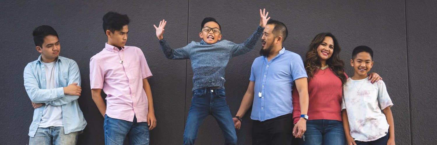 eeenak's profile banner image