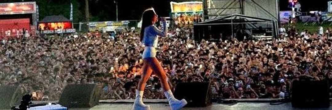 Angelina Mango TOTAL 🥭 banner