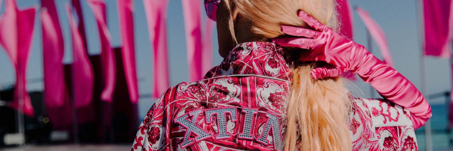 xtinaskitty's profile banner image