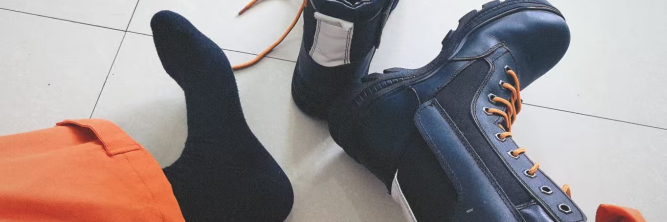 抱水枪的lee banner