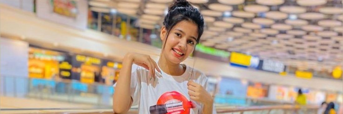♥︎╣𝗩𝗲𝗲𝗻𝗮╠♥︎'s banner